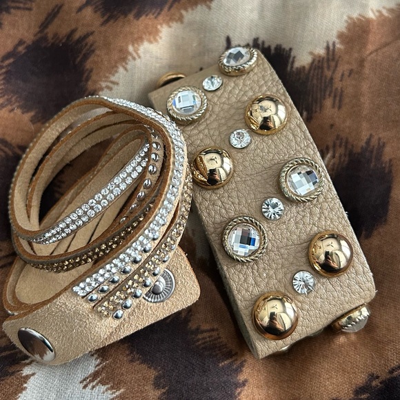 Necklace and two bracelets and a skull scarf - Picture 5 of 16